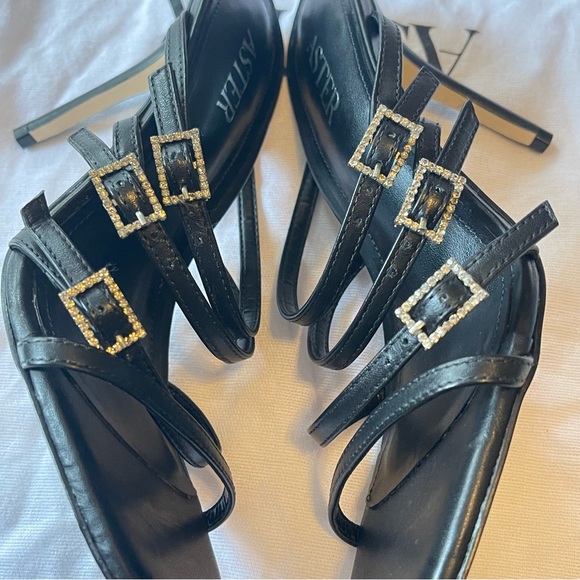 NWOB  ASTER Capri Strappy Leather Sandals Sz 7 - Picture 8 of 10